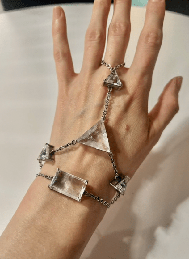 Hand Chain in Striated Crystal (Silver)